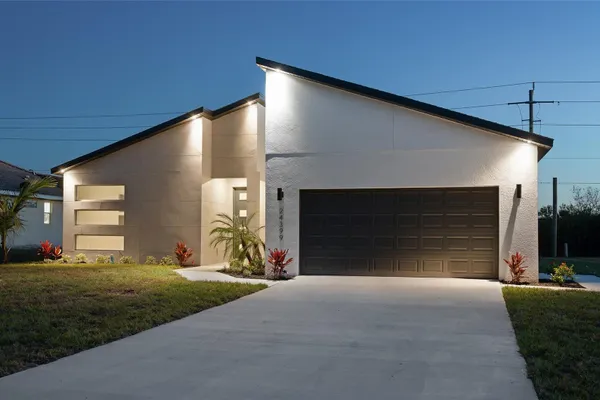 24399 SW KINGSWAY CIR