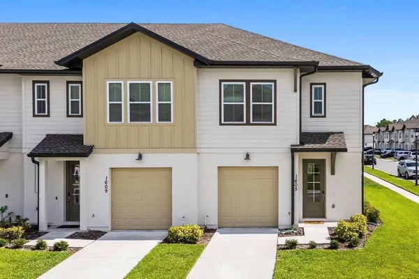 1605 PELICAN DR