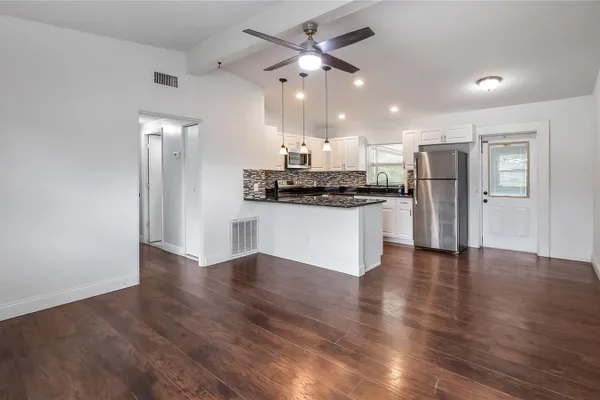 109 OAKLAND AVE