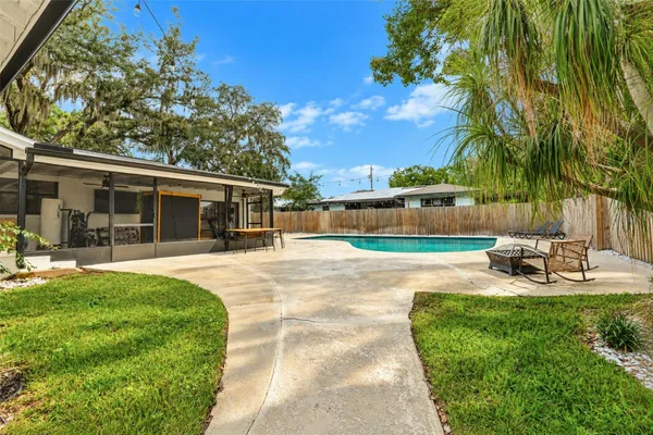 389 SULTANA LN