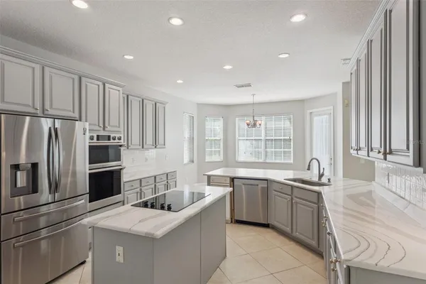 10142 CANOPY TREE CT