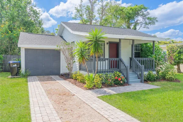 811 OVERSPIN DR