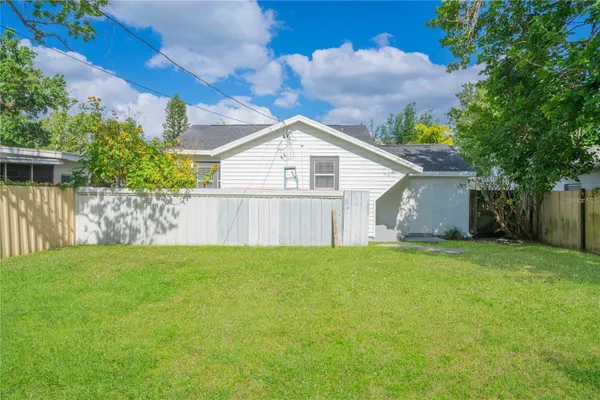 811 OVERSPIN DR