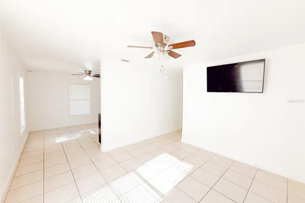407 W BELLA VISTA ST