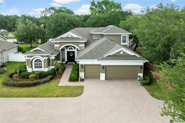 925 BAINBRIDGE LOOP