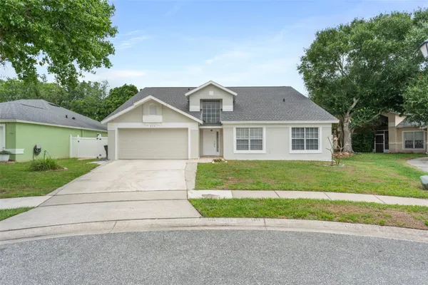 632 HERONS NEST CT