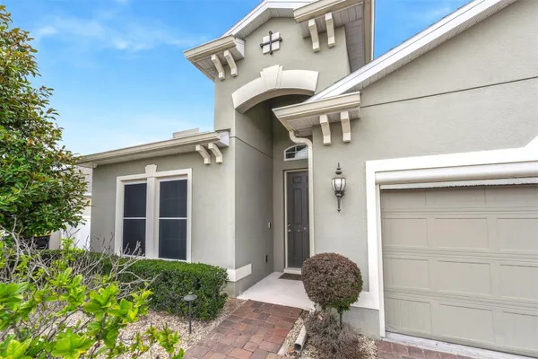 980 GLAZEBROOK LOOP