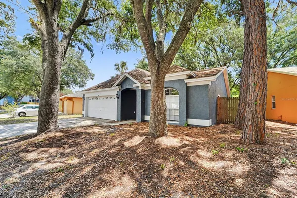 7603 SAVANNAH LN