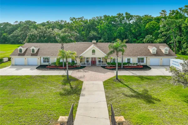 2300 PINE MEADOWS PL