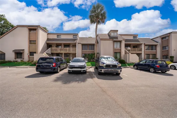 228 ORIENTA POINT ST 228