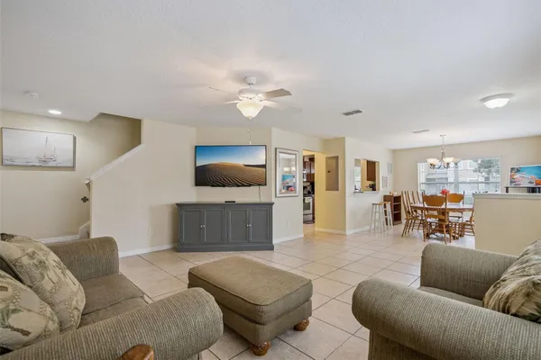 450 CARINA CIR