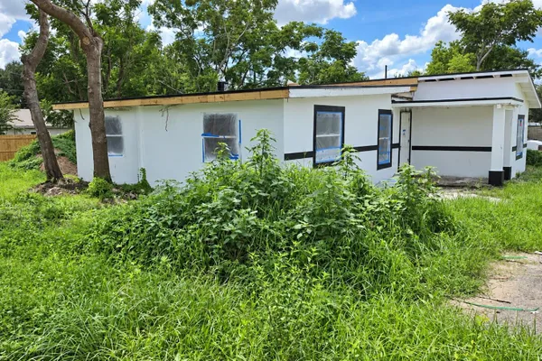 1024 W FAIRBANKS AVE