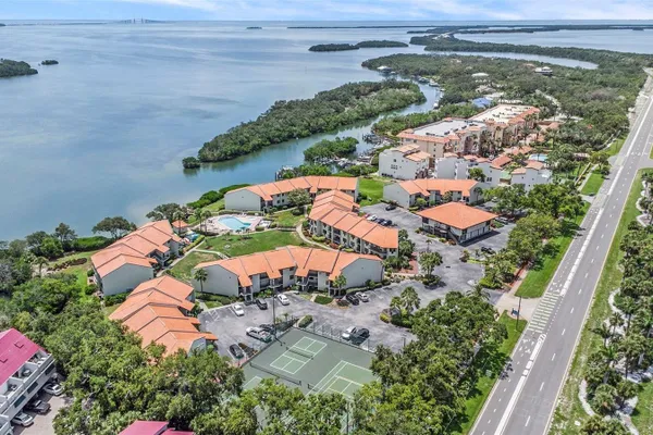 1515 PINELLAS BAYWAY S 26