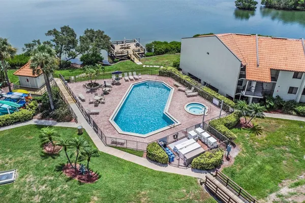 1515 PINELLAS BAYWAY S 26