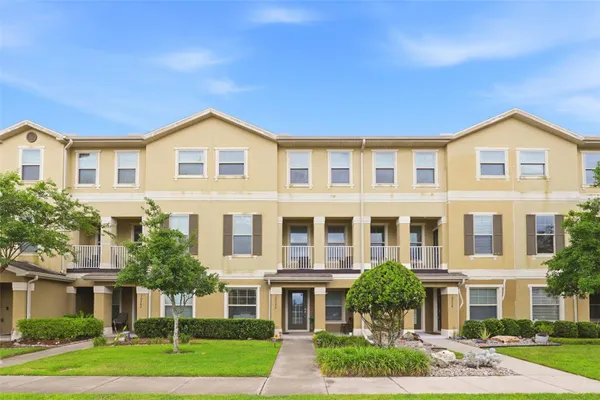 10558 GREEN IVY LN