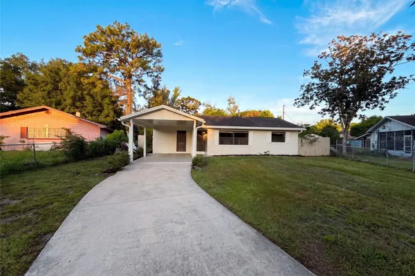 722 VIRGINIA LN