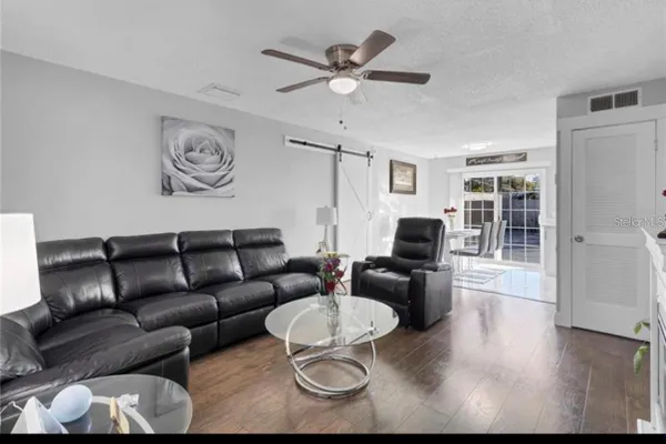 314 W GROSSENBACHER DR