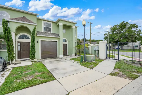 4384 PARADISE COVE CT