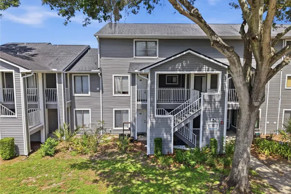 2216 STONINGTON AVE 2216
