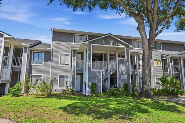 2216 STONINGTON AVE 2216