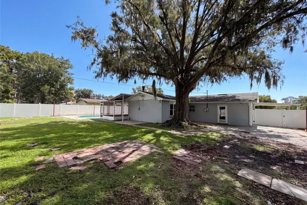 1823 LORI LN
