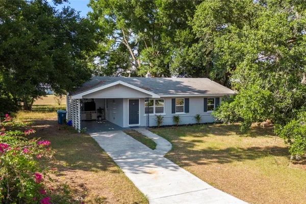 607 WALNUT DR