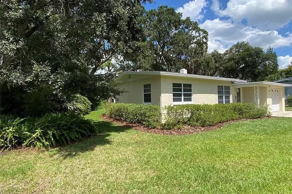 1025 LAKE JESSAMINE DR