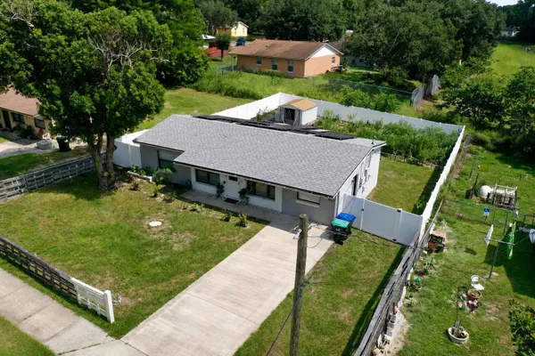 414 W ELLA J GILMORE ST