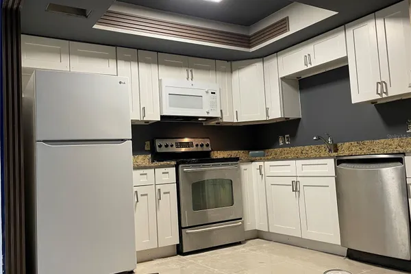 7352 BALBOA DR 7352
