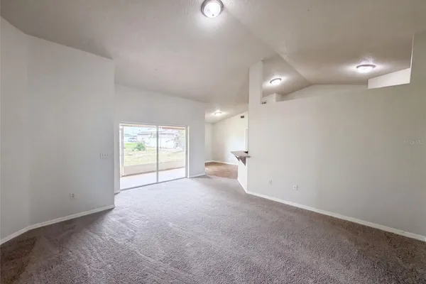 1038 HIGHLAND CREST CIR