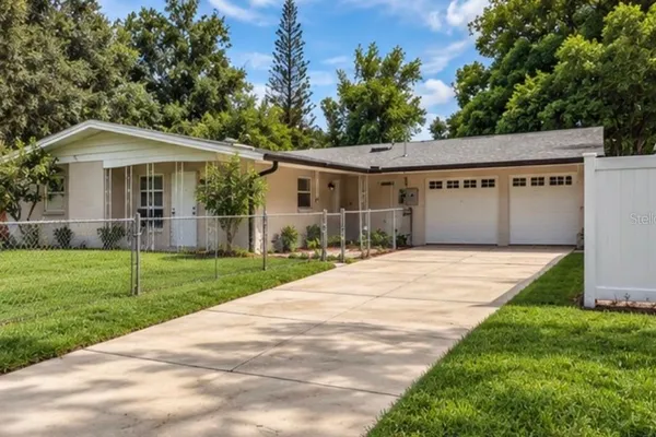 2410 LANDO LN