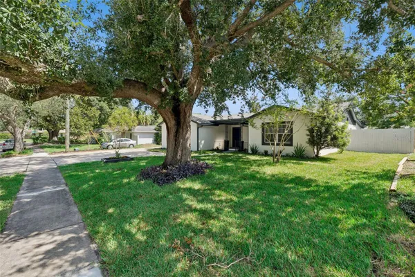 1033 CRYSTAL BOWL CIR