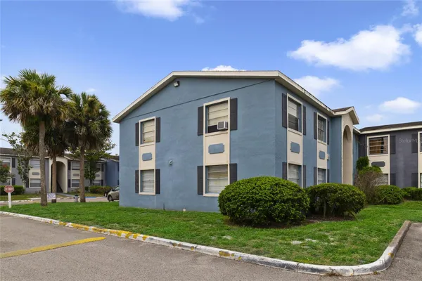 2541 N ALAFAYA TRL 77