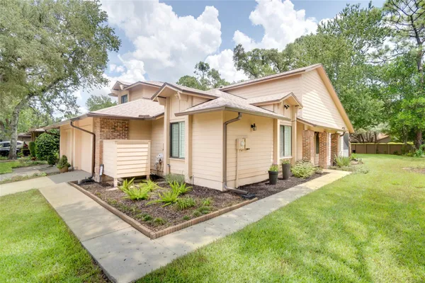 419 NEWTON PL