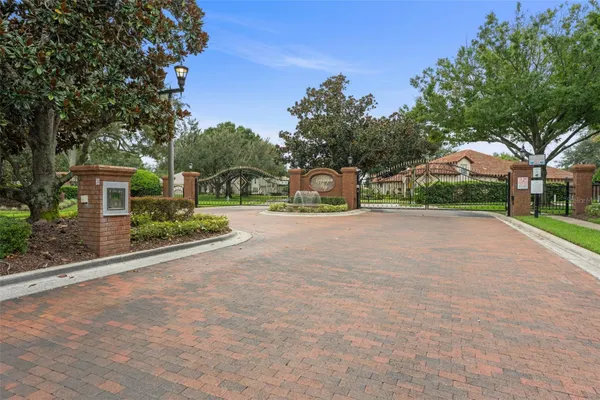 5119 KEENELAND CIR