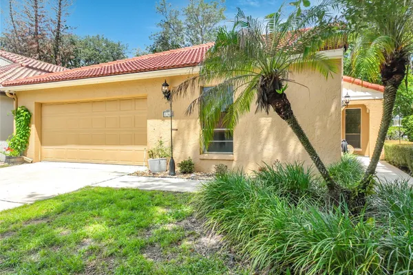 1162 E WINGED FOOT CIR
