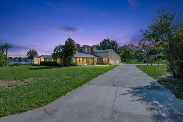 25 LAKEWOOD CSWY