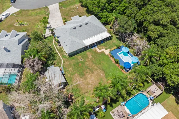 1910 LEE WOOD CT
