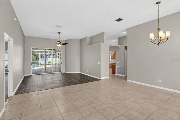 248 HUNTRIDGE WAY