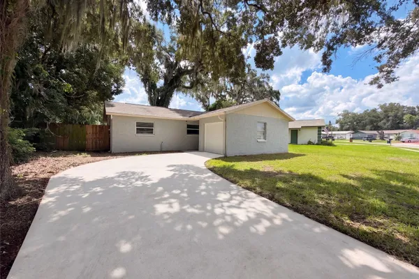 121 INWOOD CIR