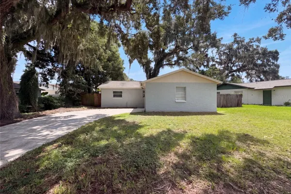 121 INWOOD CIR