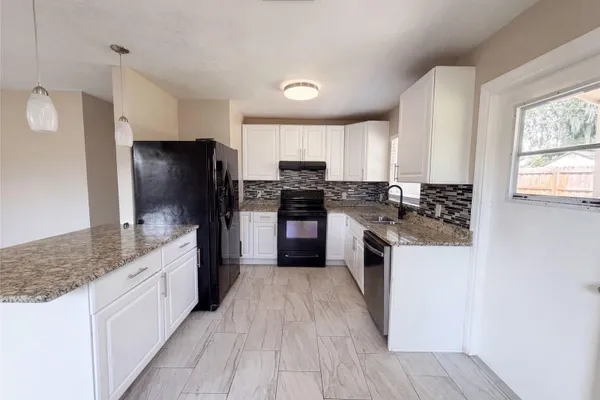 121 INWOOD CIR