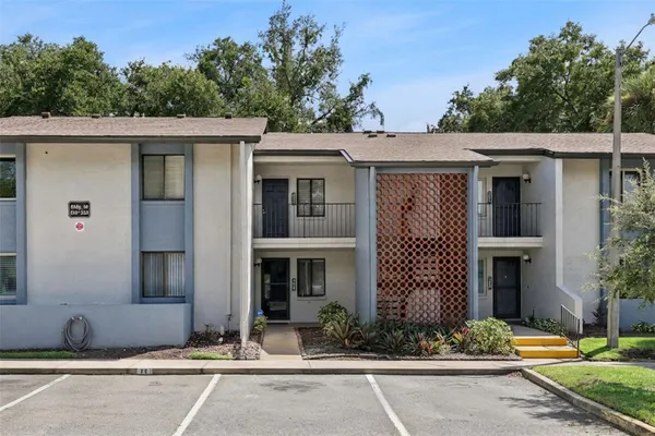 16 ESCONDIDO CIR 221