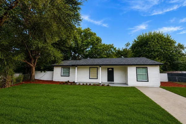 2310 LISA CT