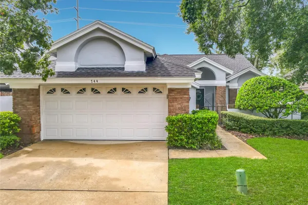 744 BARRINGTON CIR