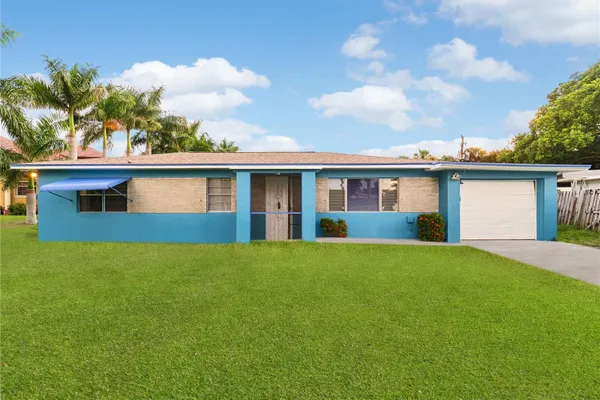 2055 MARAVILLA CIR