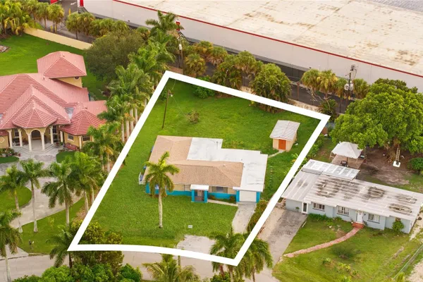 2055 MARAVILLA CIR