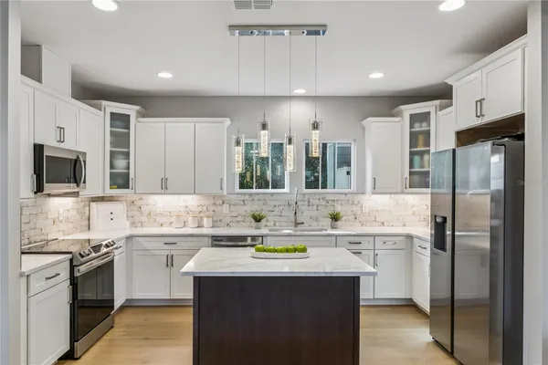 210 HIBISCUS CT