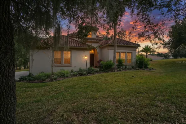 2257 N HICKORY GLEN PT