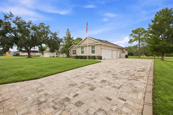 555 DOWLING CIR